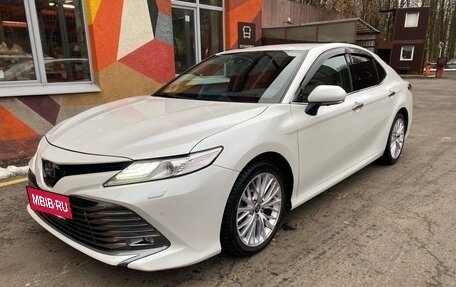 Toyota Camry, 2020 год, 3 500 000 рублей, 2 фотография