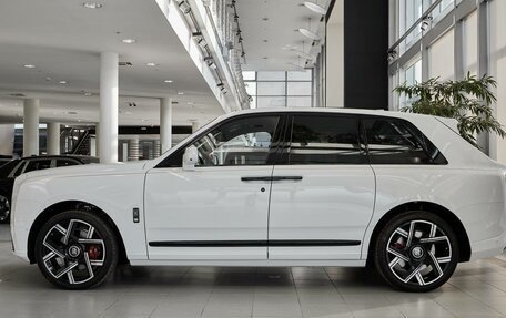 Rolls-Royce Cullinan, 2025 год, 62 000 000 рублей, 3 фотография