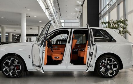 Rolls-Royce Cullinan, 2025 год, 62 000 000 рублей, 4 фотография