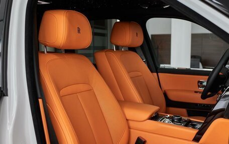 Rolls-Royce Cullinan, 2025 год, 62 000 000 рублей, 9 фотография