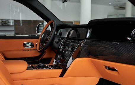 Rolls-Royce Cullinan, 2025 год, 62 000 000 рублей, 10 фотография