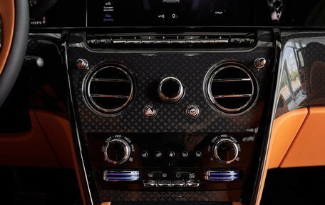 Rolls-Royce Cullinan, 2025 год, 62 000 000 рублей, 18 фотография