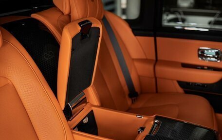 Rolls-Royce Cullinan, 2025 год, 62 000 000 рублей, 23 фотография