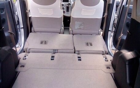 Toyota Ractis I, 2006 год, 585 000 рублей, 6 фотография