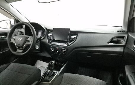 Hyundai Solaris II рестайлинг, 2021 год, 1 500 000 рублей, 12 фотография