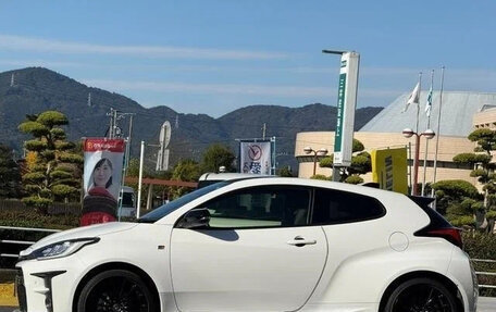 Toyota Yaris, 2022 год, 1 490 007 рублей, 8 фотография