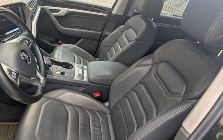 Volkswagen Touareg III, 2020 год, 5 500 000 рублей, 7 фотография