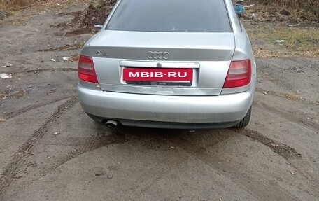 Audi A4, 1998 год, 240 000 рублей, 2 фотография