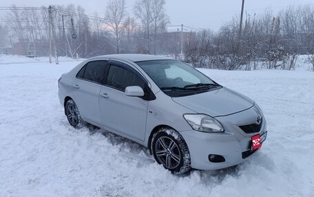 Toyota Yaris III рестайлинг, 2008 год, 720 000 рублей, 1 фотография