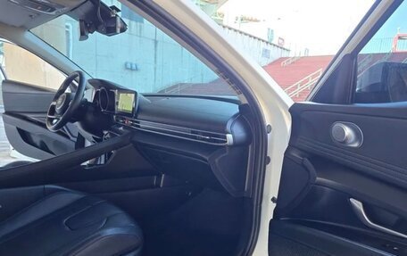 Hyundai Elantra, 2022 год, 1 860 000 рублей, 7 фотография