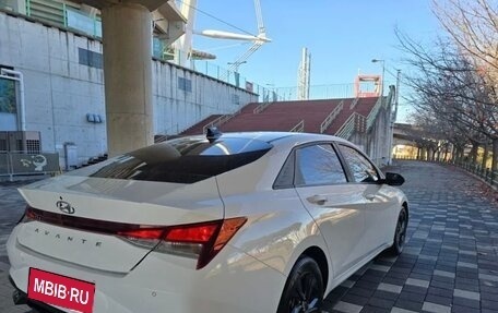 Hyundai Elantra, 2022 год, 1 860 000 рублей, 4 фотография