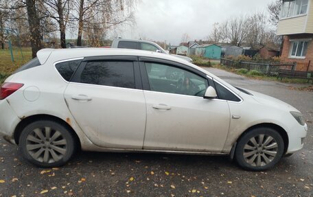 Opel Astra J, 2010 год, 400 000 рублей, 3 фотография