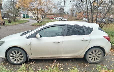 Opel Astra J, 2010 год, 400 000 рублей, 2 фотография