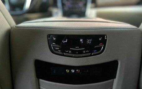 Cadillac Escalade IV, 2015 год, 3 500 000 рублей, 18 фотография