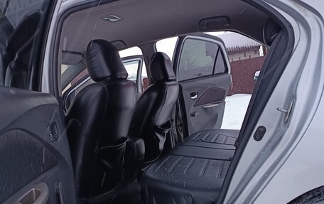 Toyota Yaris III рестайлинг, 2008 год, 720 000 рублей, 13 фотография