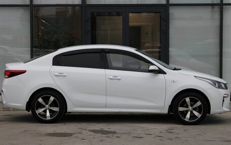 KIA Rio IV, 2018 год, 1 380 000 рублей, 5 фотография