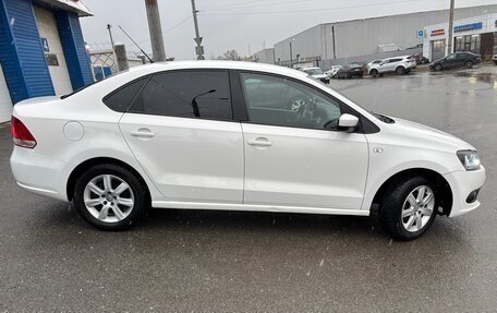 Volkswagen Polo VI (EU Market), 2011 год, 700 000 рублей, 1 фотография