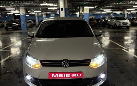 Volkswagen Polo VI (EU Market), 2011 год, 700 000 рублей, 6 фотография