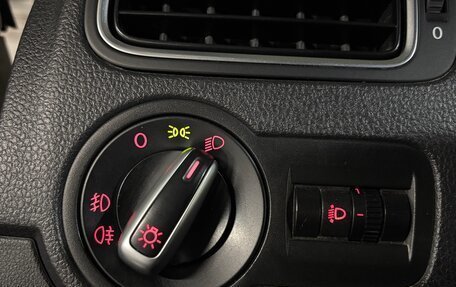 Volkswagen Polo VI (EU Market), 2011 год, 700 000 рублей, 11 фотография