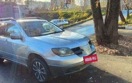 Mitsubishi Outlander III рестайлинг 3, 2004 год, 530 000 рублей, 3 фотография