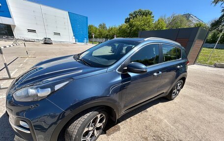 KIA Sportage IV рестайлинг, 2020 год, 2 000 000 рублей, 2 фотография