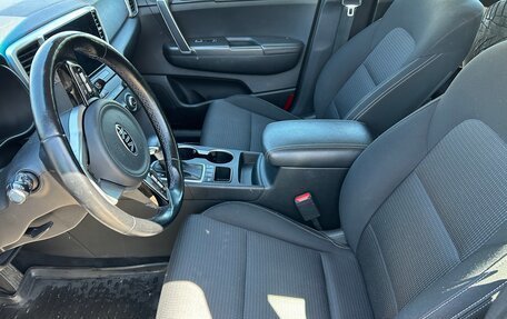 KIA Sportage IV рестайлинг, 2020 год, 2 000 000 рублей, 11 фотография