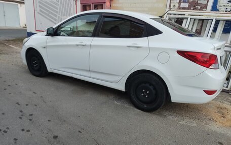 Hyundai Solaris II рестайлинг, 2014 год, 735 000 рублей, 2 фотография