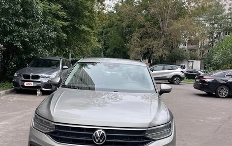 Volkswagen Tiguan II, 2021 год, 2 750 000 рублей, 5 фотография