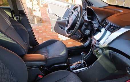 Hyundai Solaris II рестайлинг, 2012 год, 850 000 рублей, 3 фотография