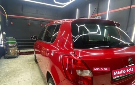 Skoda Fabia II, 2013 год, 680 000 рублей, 2 фотография