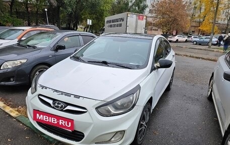 Hyundai Solaris II рестайлинг, 2012 год, 360 000 рублей, 3 фотография