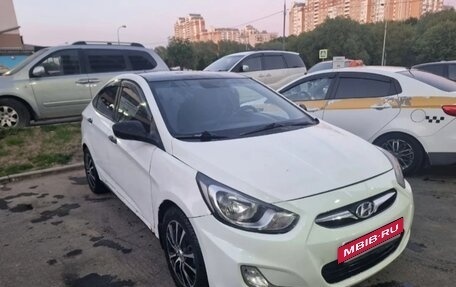 Hyundai Solaris II рестайлинг, 2012 год, 360 000 рублей, 2 фотография