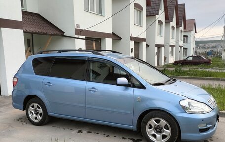 Toyota Avensis Verso I рестайлинг, 2005 год, 950 000 рублей, 15 фотография