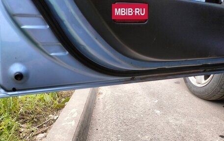 Toyota Avensis Verso I рестайлинг, 2005 год, 950 000 рублей, 12 фотография