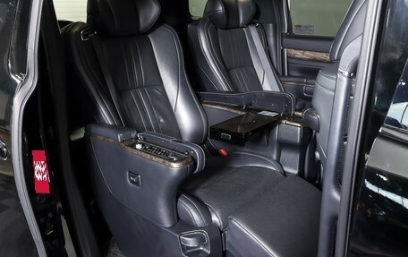 Toyota Alphard III, 2019 год, 4 650 000 рублей, 12 фотография