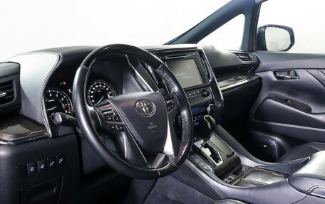 Toyota Alphard III, 2019 год, 4 650 000 рублей, 17 фотография