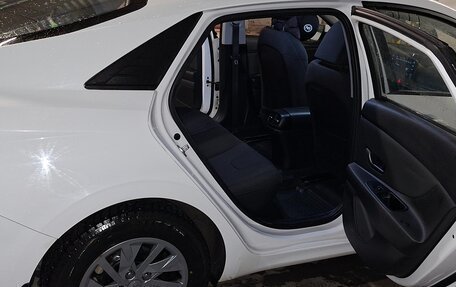 Hyundai Elantra, 2021 год, 2 300 000 рублей, 8 фотография