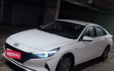 Hyundai Elantra, 2021 год, 2 300 000 рублей, 2 фотография