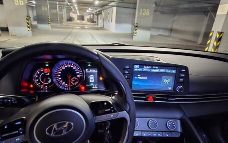 Hyundai Elantra, 2021 год, 2 300 000 рублей, 15 фотография