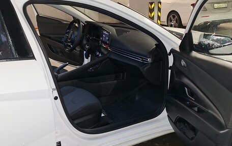 Hyundai Elantra, 2021 год, 2 300 000 рублей, 12 фотография