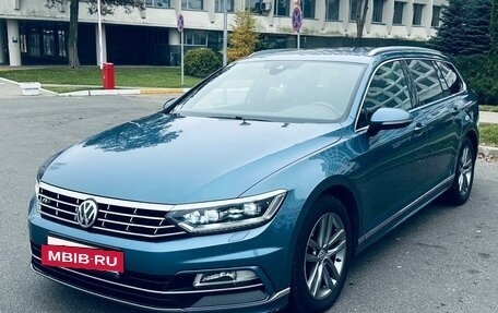 Volkswagen Passat B8 рестайлинг, 2018 год, 2 160 000 рублей, 3 фотография