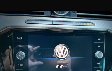 Volkswagen Passat B8 рестайлинг, 2018 год, 2 160 000 рублей, 17 фотография