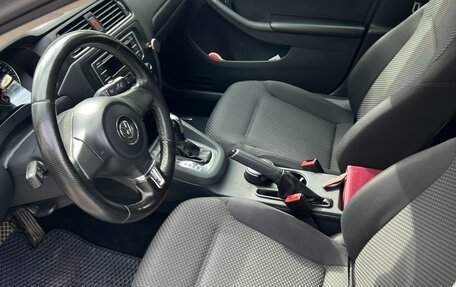 Volkswagen Jetta VI, 2013 год, 975 000 рублей, 13 фотография