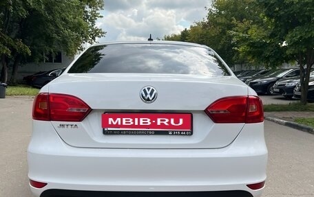 Volkswagen Jetta VI, 2013 год, 975 000 рублей, 2 фотография