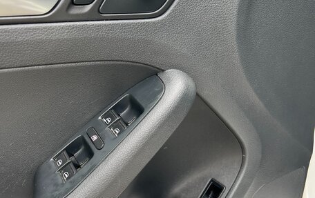 Volkswagen Jetta VI, 2013 год, 975 000 рублей, 16 фотография