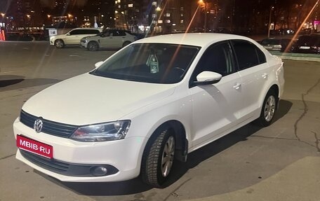 Volkswagen Jetta VI, 2013 год, 975 000 рублей, 23 фотография