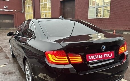 BMW 5 серия, 2011 год, 1 900 000 рублей, 4 фотография