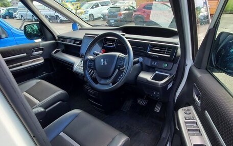 Honda Stepwgn IV, 2019 год, 2 490 000 рублей, 8 фотография