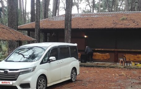 Honda Stepwgn IV, 2019 год, 2 490 000 рублей, 3 фотография