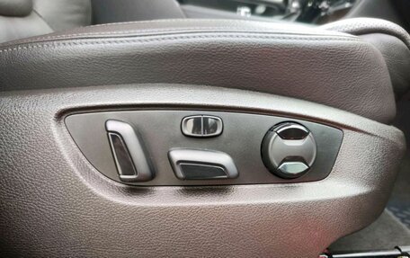 Volkswagen Touareg III, 2012 год, 2 835 000 рублей, 24 фотография